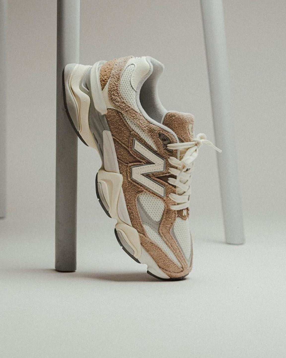 New Balance 9060
Driftwood Stone Pink Sea Salt