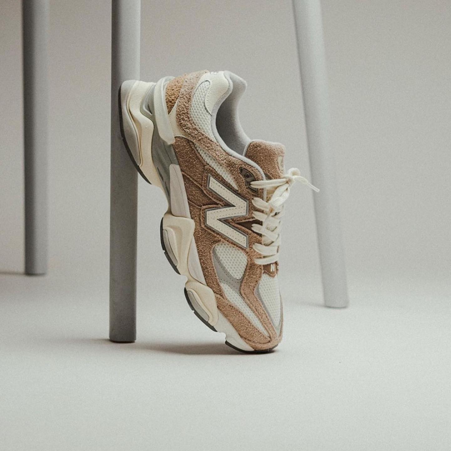 New Balance 9060
Driftwood Stone Pink Sea Salt