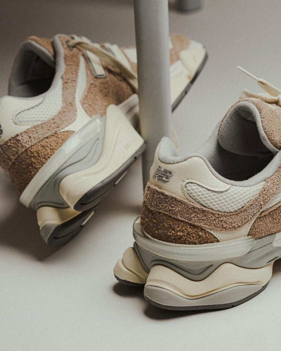 New Balance 9060
Driftwood Stone Pink Sea Salt