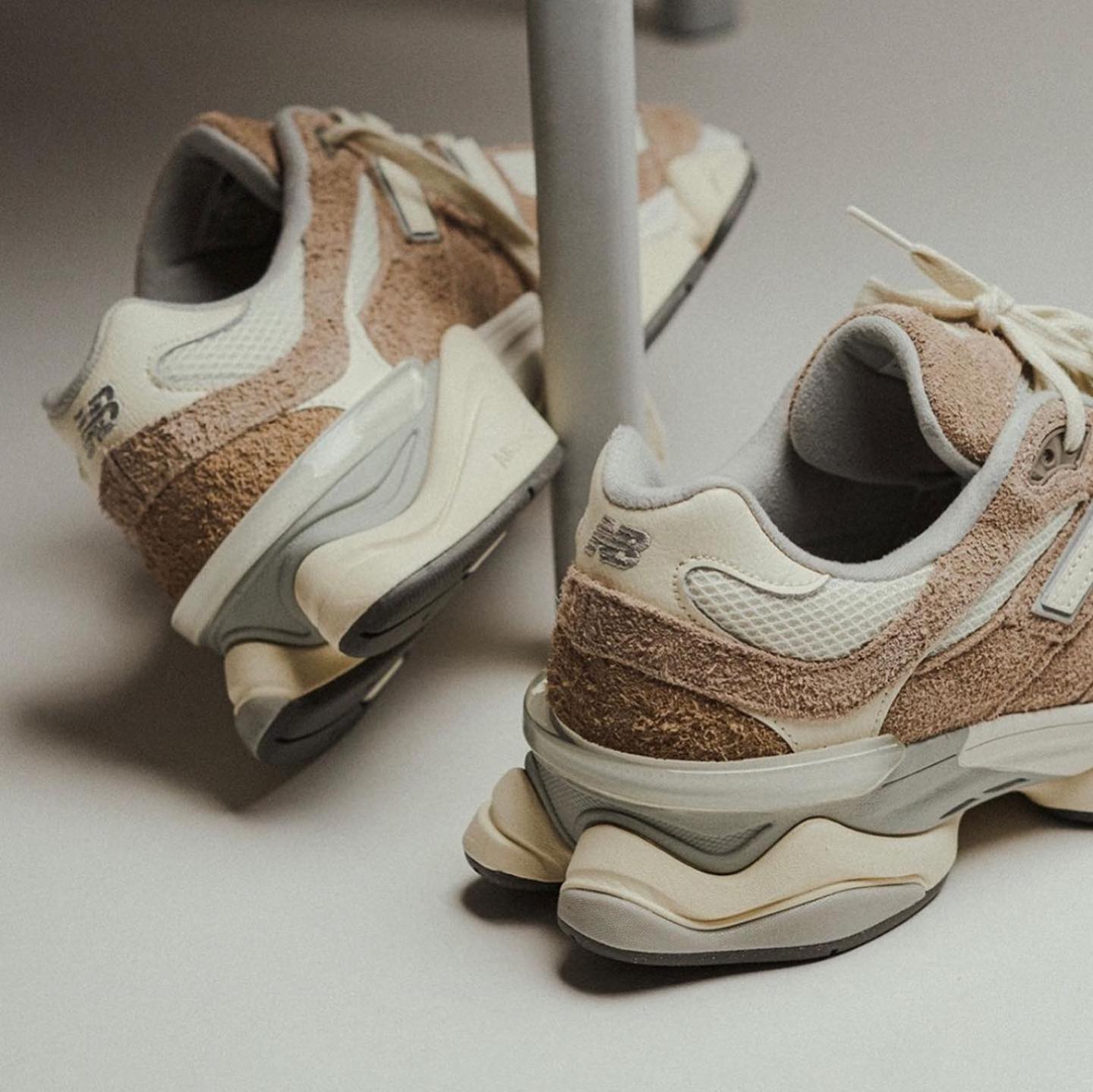 New Balance 9060
Driftwood Stone Pink Sea Salt