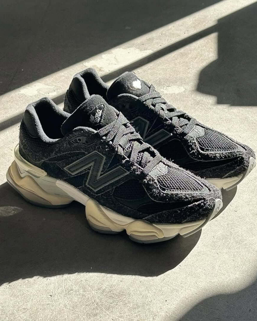 New Balance 9060 Sea Salt Black