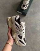 New Balance 9060 Sydney McLaughlin-Levrone Leinen Schwarz Kaffee