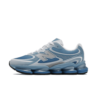 New Balance Abzorb 2000 Baby Blue – vooraanzicht sportschoen met lichtblauwe mesh en suede overlays