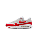 Zijaanzicht van de Air Max 1 ‘86 met oversized Air unit, witte mesh en felrode mudguard op neutrale achtergrond