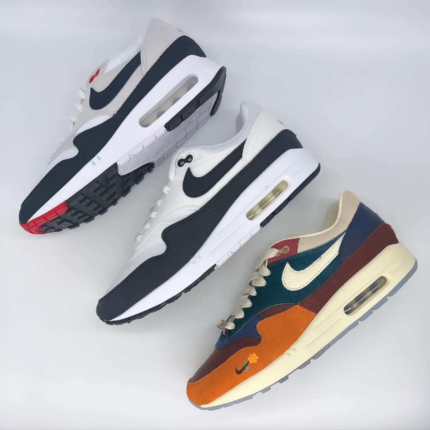 Bovenaanzicht van de Nike Air Max 1 '86 Big Bubble Obsidian – zicht op veters, tonglogo en retro paneling via Snrkickz