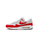 Zijaanzicht van de Air Max 1 ‘86 met oversized Air unit, witte mesh en felrode mudguard op neutrale achtergrond