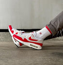 Detail van de Air-unit, witte mesh en rode Swoosh op de Nike Air Max 1 Golf Sport Red – sportieve uitvoering via Snrkickz