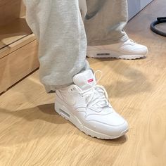 Nike Air Max 1 '87 SP Supreme Triple White