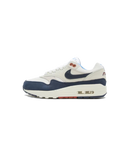Nike Air Max 1 Obsidian Rugged LX zijkant premium sneaker in donkerblauw leer, verkrijgbaar bij Snrkickz