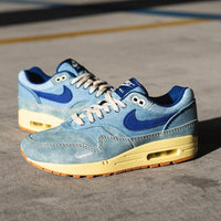 Nike Air Max 1 Dirty Denim on foot – gedragen met denim fit en retro vibes, gestyled via Snrkickz