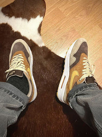 Nike Air Max 1 Duck Pecan on foot – zo combineer je deze aardetint-sneaker met retro feeling via Snrkickz