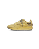 Nike Air Max 1 Travis Scott Saturn Gold – zijkant met reversed Swoosh en outdoor trekkoord details, verkrijgbaar bij Snrkickz