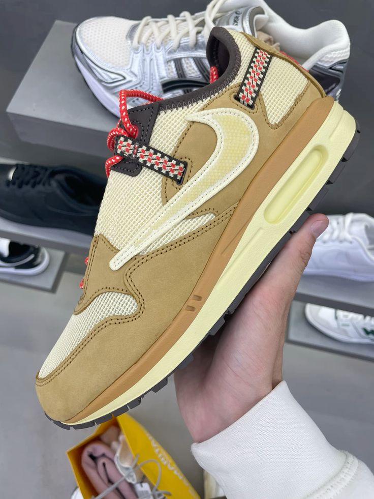 Nike Air Max 1 Travis Scott Cactus Jack Wheat Lemon Drop