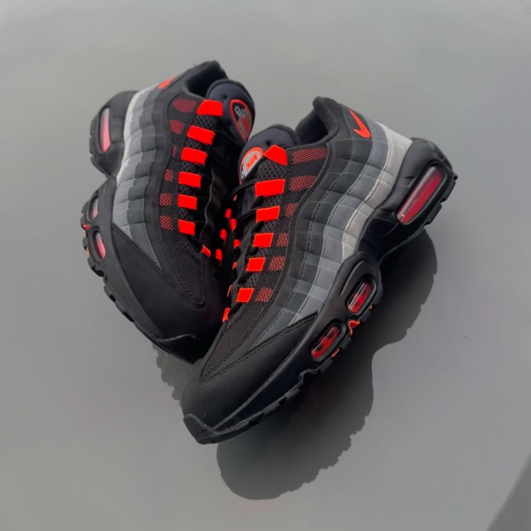 Nike Air Max 95 Black Hyper Crimson