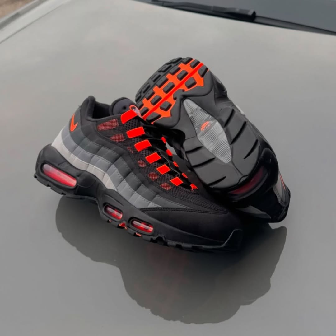 Nike Air Max 95 Black Hyper Crimson