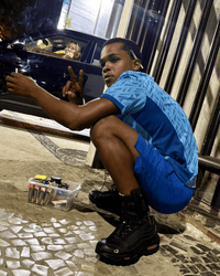 Nike Air Max 95 SP Honey Black x Corteiz Sneaker gecombineerd met streetwear outfit – urban armor stijl.