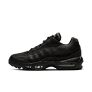 Nike Air Max 95 Essential Black Sneaker in volledig triple black design met anatomisch geïnspireerd bovenwerk en zichtbare Air-units.