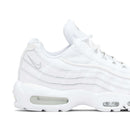 Rubberen buitenzool met flexgroeven van de Nike Air Max 95 Essential White/Grey Fog Sneaker voor grip en stabiliteit.