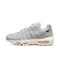 Nike Air Max 95 NH Grey Fog Pink Foam heren sneaker met premium suède, pastel details en zichtbare Air-units