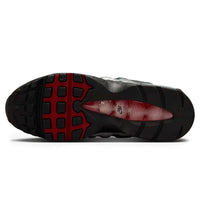 Close-up van de iconische Big Bubble Air demping van de Nike Air Max 95 OG Liverpool F.C. sneaker.