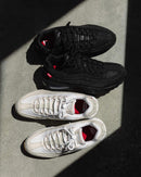 Nike Air Max 95 OG Levi’s Black on‑feet – gestyled met zwarte joggers; denim‑on‑denim vibe trending op TikTok en Instagram (#denimcombo)