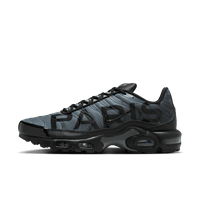 Nike Air Max Plus PSG Black Particle Grey – vooraanzicht met mesh upper en grijze TPU-detaill