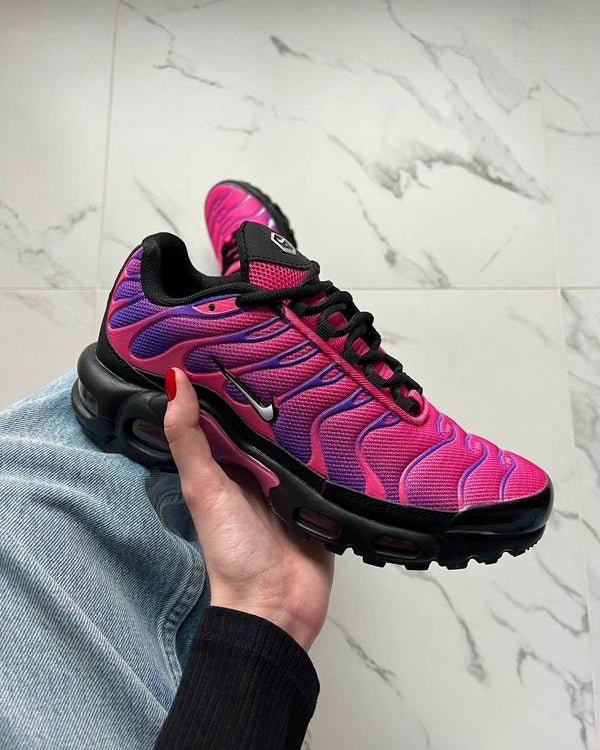 Nike Air Max Plus Rebellious Air Fireberry