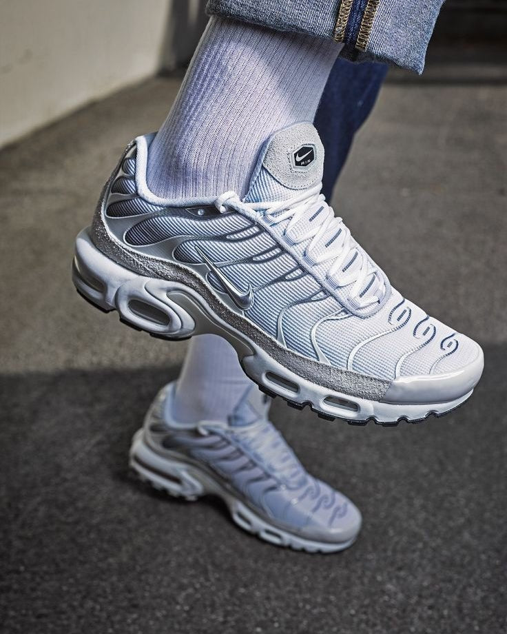 Nike Air Max Plus Sail Pure Platinum Silver