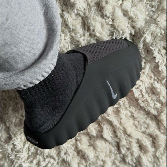 Nike Mind 001 Slide Black Chrome HQ4307-001  Black/Hyper Crimson/White/Chrome Snrkickz on feet