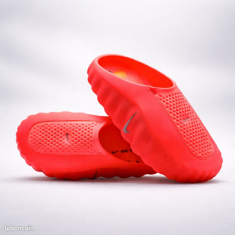 Nike Mind 001 Slide Solar Red