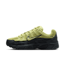 Nike P-6000 Premium Limelight – zijaanzicht met neon groen mesh en donkere overlays in Smoke Grey, retro-runner tech look via Snrkickz