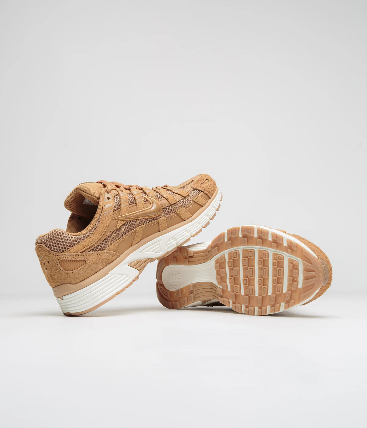 Nike P-6000 SE Flachs Metallic Gold Sail