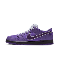 Zijaanzicht van de Concepts x Nike SB Dunk Low Purple Lobster BV1310-555 met paarse suède overlays, witte basis en contrasterende swoosh
