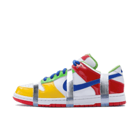 Zijaanzicht van de eBay x Nike SB Dunk Low Charity Sandy FD8777-100 met wit leren basis, gekleurde panelen en doorschijnende stroken