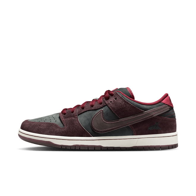 Nike SB Dunk Low Riot Skateshop