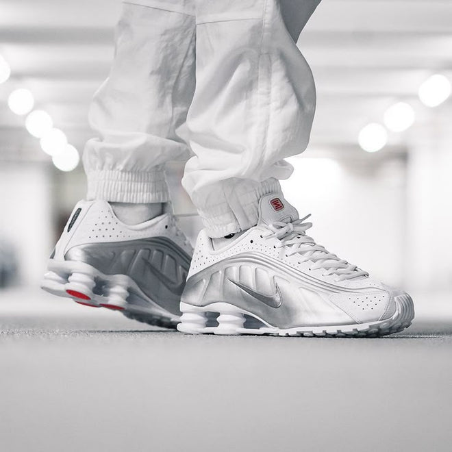 Nike Shox R4 White Bright Crimson Metallic Silver