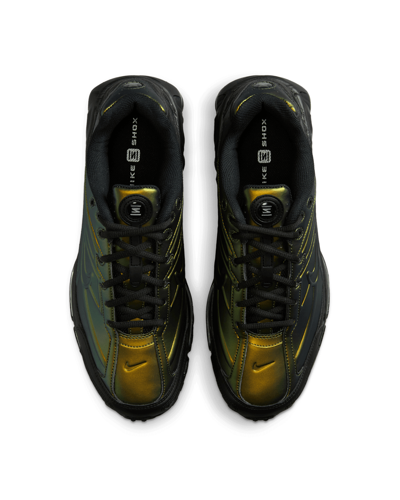 Nike Shox Ride 2 Black Cargo Khaki in hand met ademend mesh, stevige leren details en Shox-technologie voor responsieve demping

