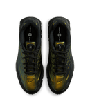 Nike Shox Ride 2 Black Cargo Khaki in hand met ademend mesh, stevige leren details en Shox-technologie voor responsieve demping

