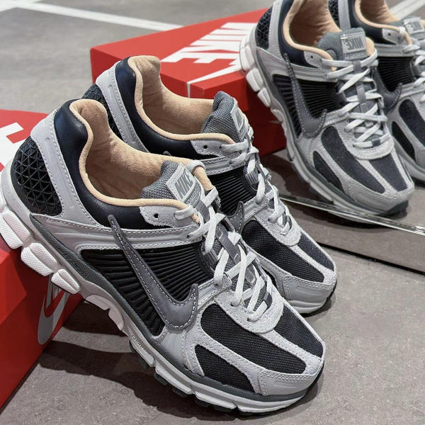 Nike Zoom Vomero 5 Dark Smoke Grey Vachetta
