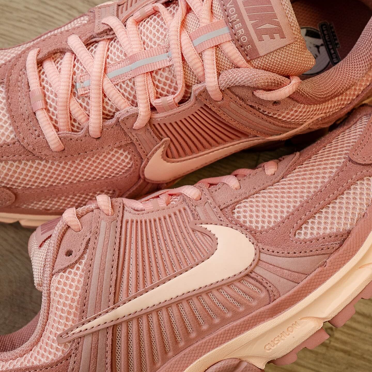 Nike Zoom Vomero 5 Red Stardust