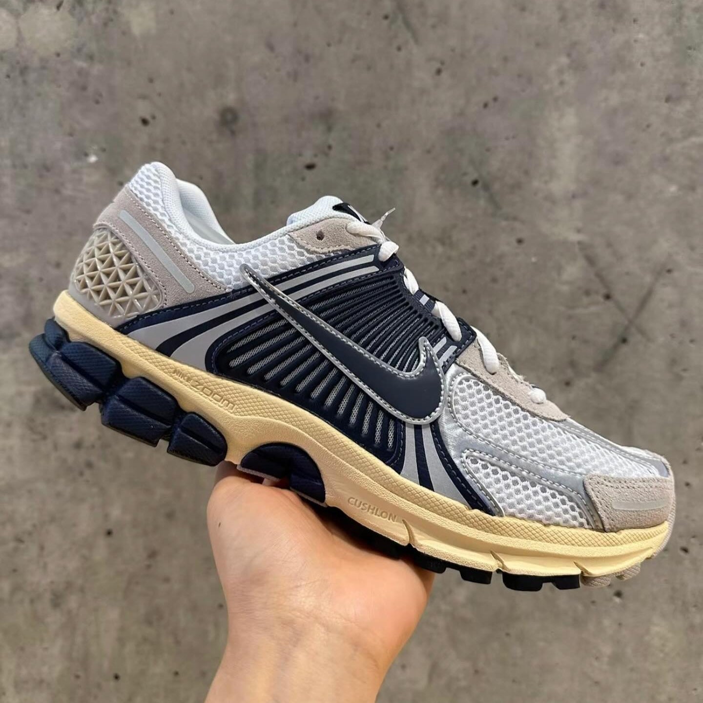 Nike Zoom Vomero 5 Thunder Blue Cream