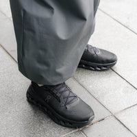 On_Running_Cloudtilt_Black_Eclipse_3ME10100264._Black_Eclipse_Snrkickz 3 