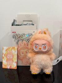 Pop Mart Labubu Big Into Energy Happiness – pendant uit de verpakking, met metalen ring, zachte vinyl/plush mix