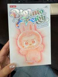 Pop Mart Labubu Big Into Energy Hope – uit de box genomen pendant met metalen ring en zachte PVC/plush combinatie