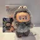 Pop Mart Labubu Big Into Energy Series – close‑up set van vinyl plush pendants met verschillende ID‑designs, inclusief de geheime variant