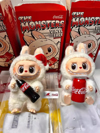 Pop Mart Labubu Coca‑Cola Happy Factor – open displaybox met meerdere Happy Factor blind boxes, kleurrijk gestapeld