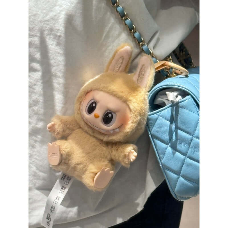 Pop Mart Labubu Have a Seat Baba – uitgepakte vinyl plush ‘Baba’ zittend in speelse pose, zachte textuur zichtbaa