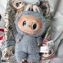 Pop Mart Labubu Tasty Macarons Sea Salt Coconut – display met meerdere pendants, subtiele blauwe tonen in collectiepresentatie