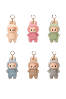 Pop Mart Labubu Tasty Macarons – focus op verpakking met serienummer, barcodes en officiële Pop Mart folie