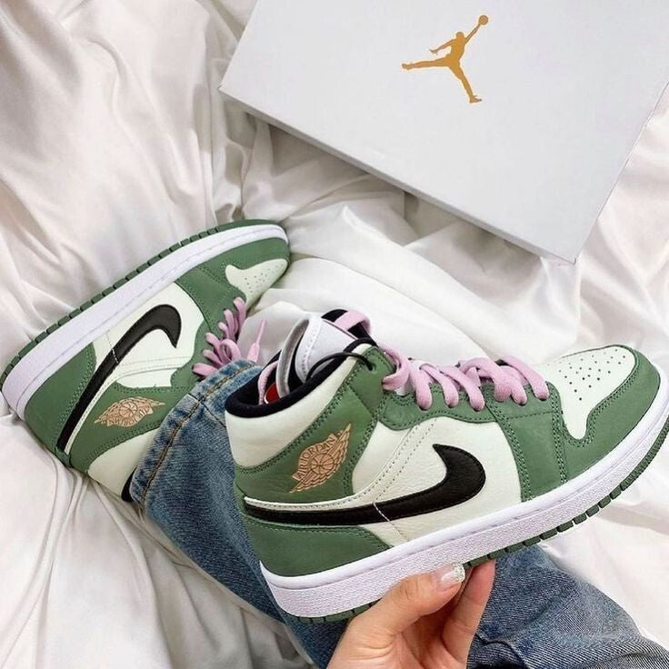 Air Jordan 1 Mid Dutch Green (Women's)